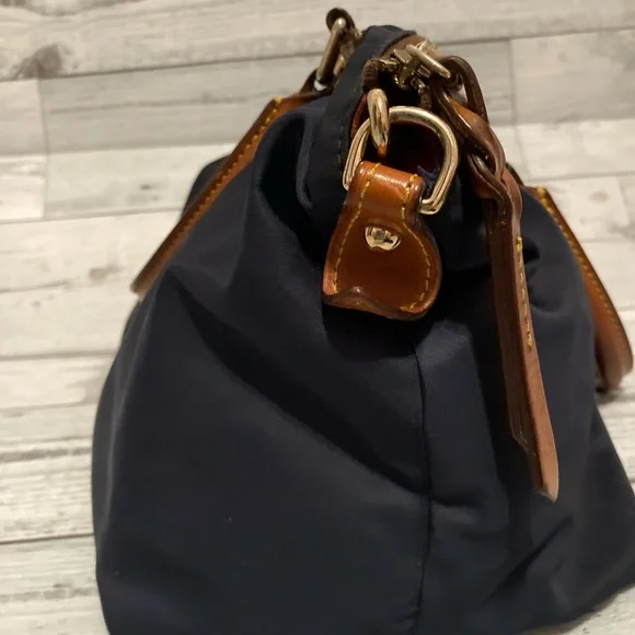 Dooney and Bourke handbag - Picture 6 of 16